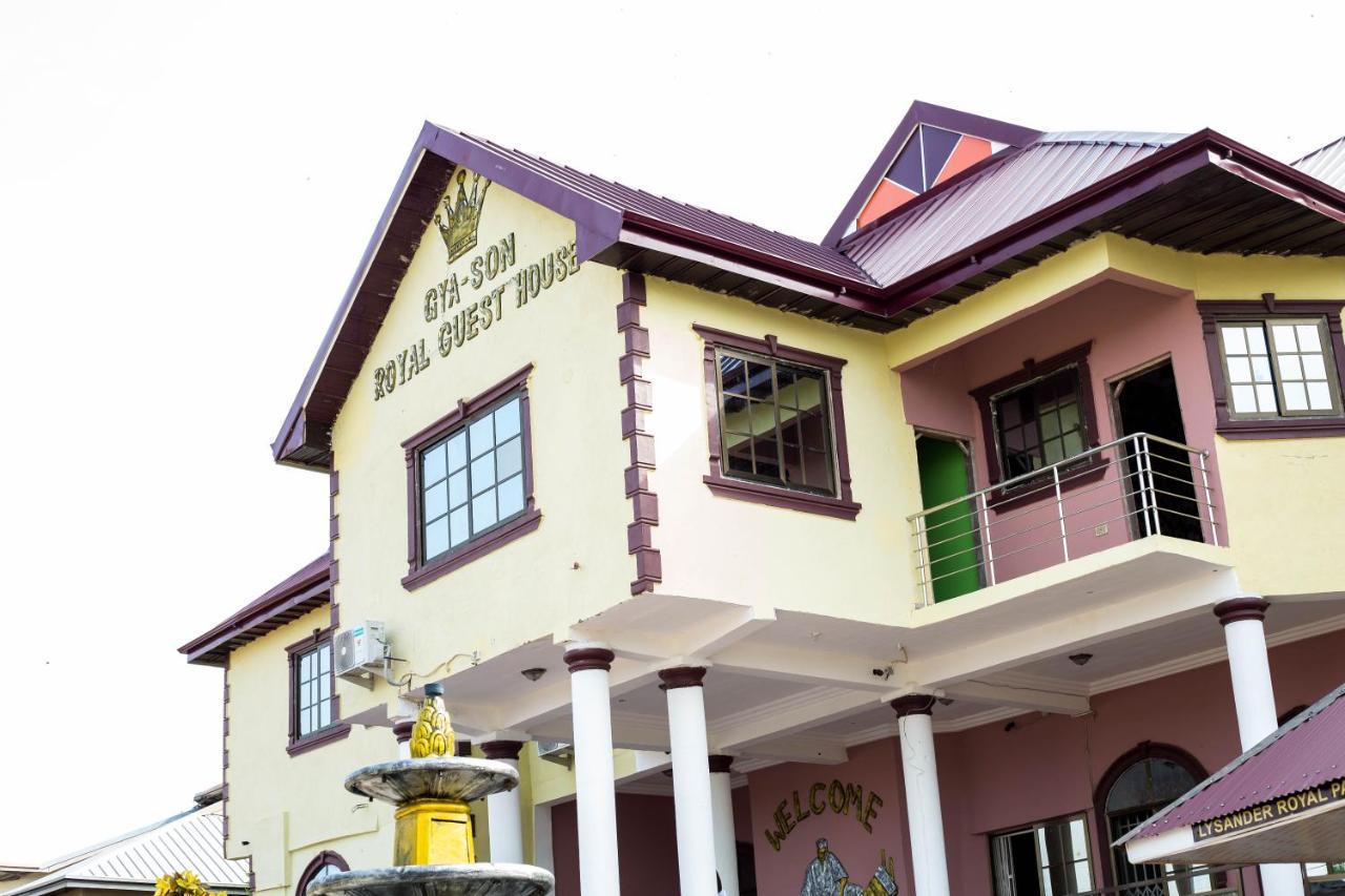 Gya-Son Royal Guest House คูมาซี ภายนอก รูปภาพ
