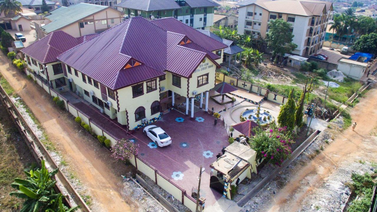 Gya-Son Royal Guest House คูมาซี ภายนอก รูปภาพ