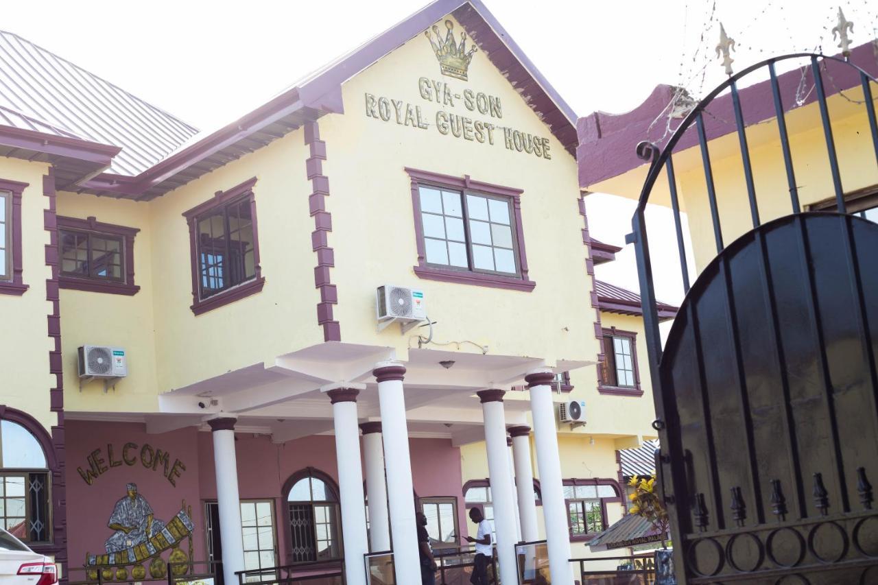 Gya-Son Royal Guest House คูมาซี ภายนอก รูปภาพ